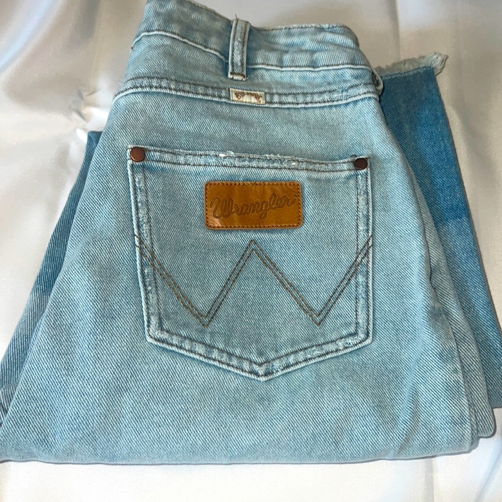 Wrangler Jeans. Mismatched denim. Size 26